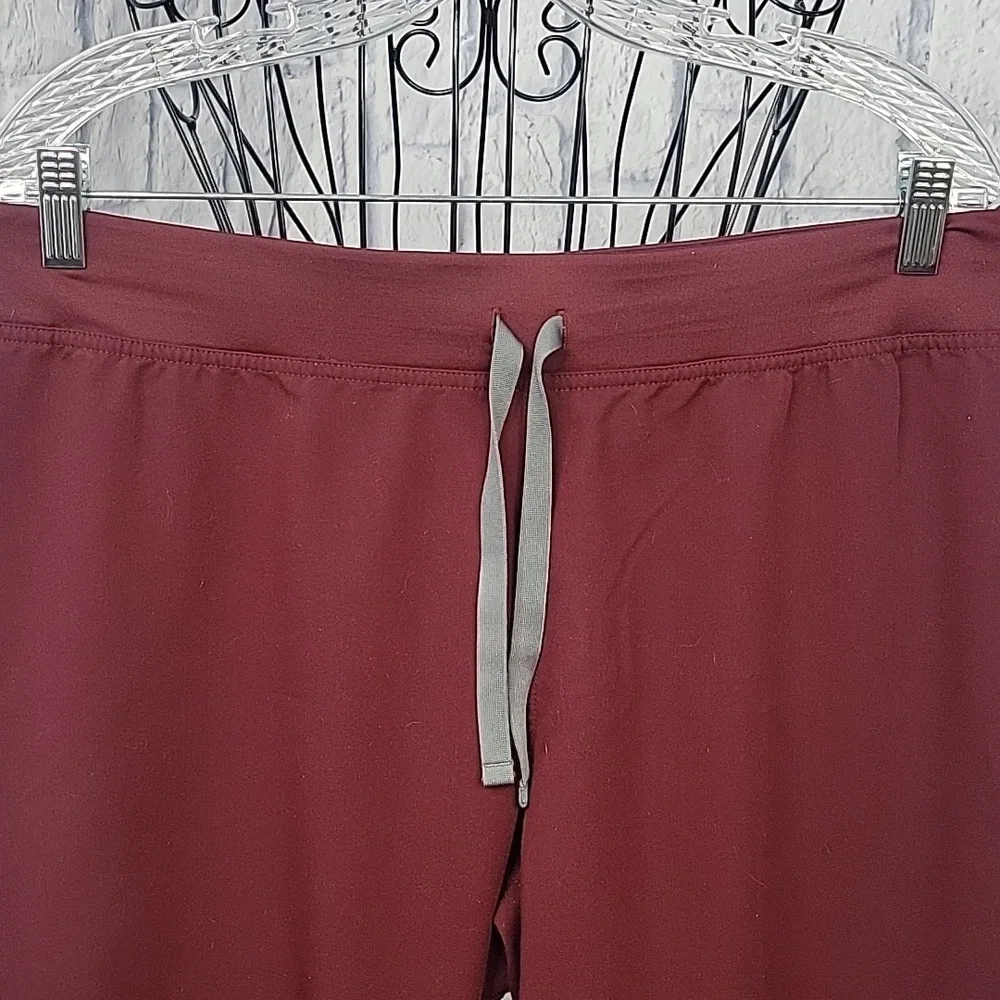 FIGS Burgundy‎ Medical Scrubs Men's Large